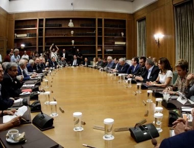 Συνεδριάζει το υπουργικό συμβούλιο λίγο πριν τα Χριστούγεννα